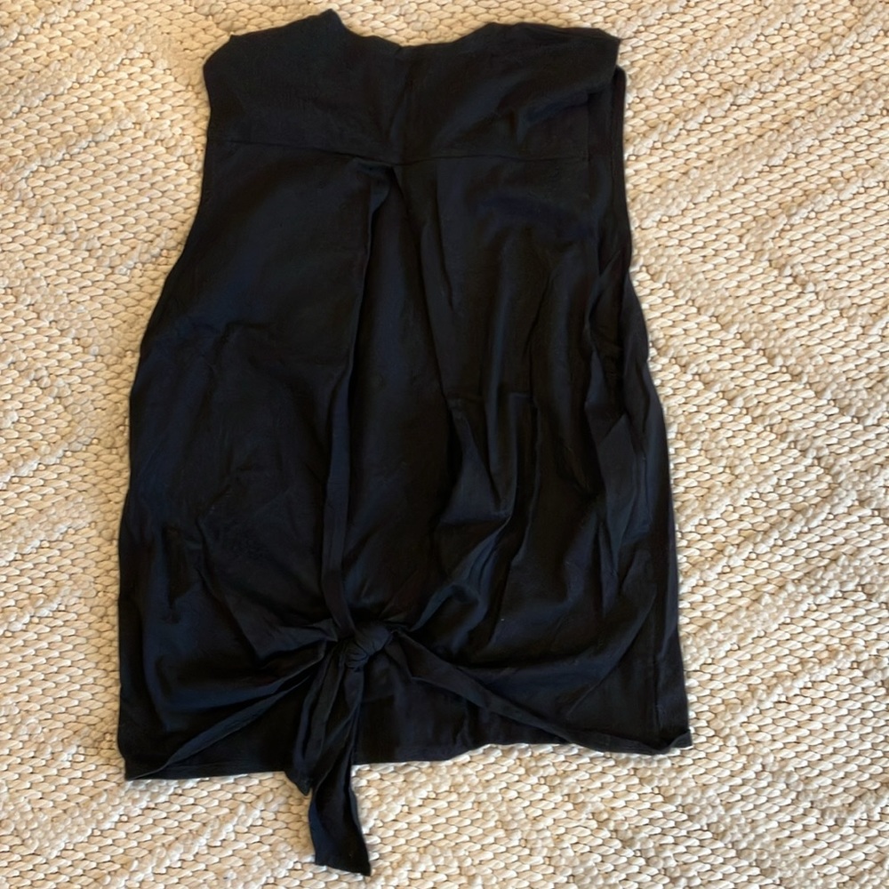 Fabletics Tank - Picture 3 of 4